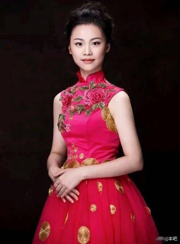 汕尾籍明星网红,揭秘汕尾籍明星网红的崛起之路