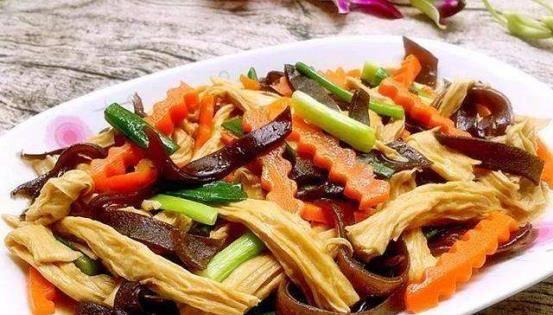 黑腐竹炒瓜脯怎么做的吃,黑腐竹炒瓜脯的制作秘诀