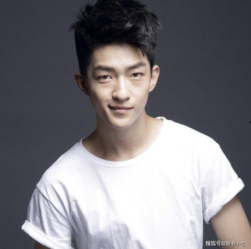 专门讲娱乐圈吃瓜的博主,明星幕后真相大曝光！