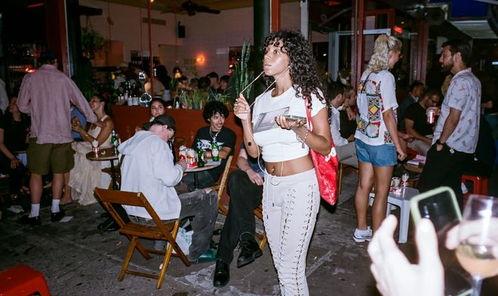 明星网红打卡酒吧,明星热爱的酒吧风情之旅