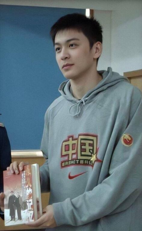 明星网红小帅哥,闪耀娱乐圈的青春之光”