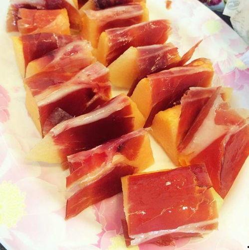 黑毛猪火腿片配蜜瓜可以吃吗