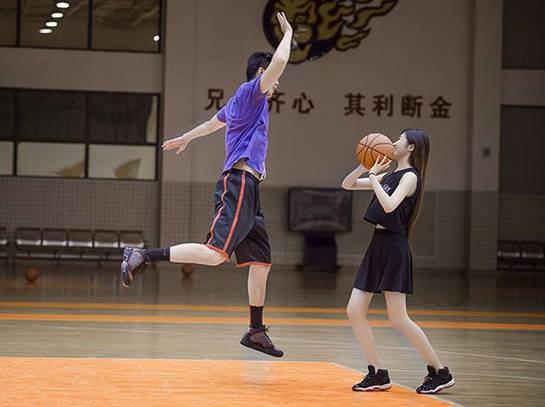 篮球明星网红老婆,美丽与智慧并存的女强人
